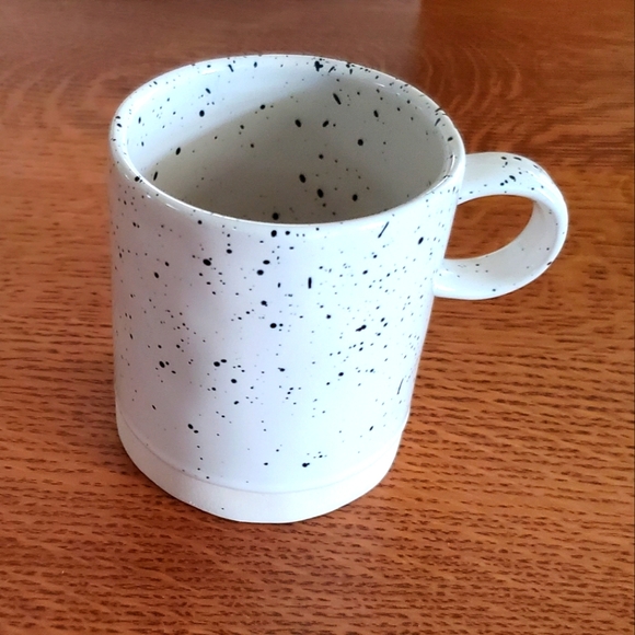 Set of 4, Anthropologie Finlay mugs - Picture 9 of 10